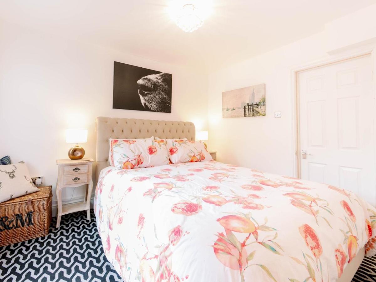 Pass The Keys Recently Renovated 1Br Flat With Private Garden In South London Appartamento Esterno foto