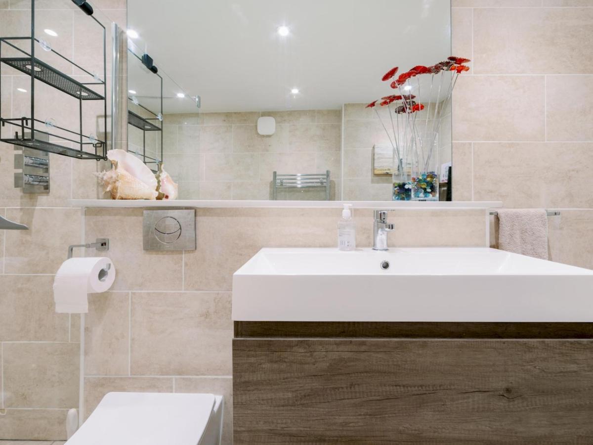 Pass The Keys Recently Renovated 1Br Flat With Private Garden In South London Appartamento Esterno foto