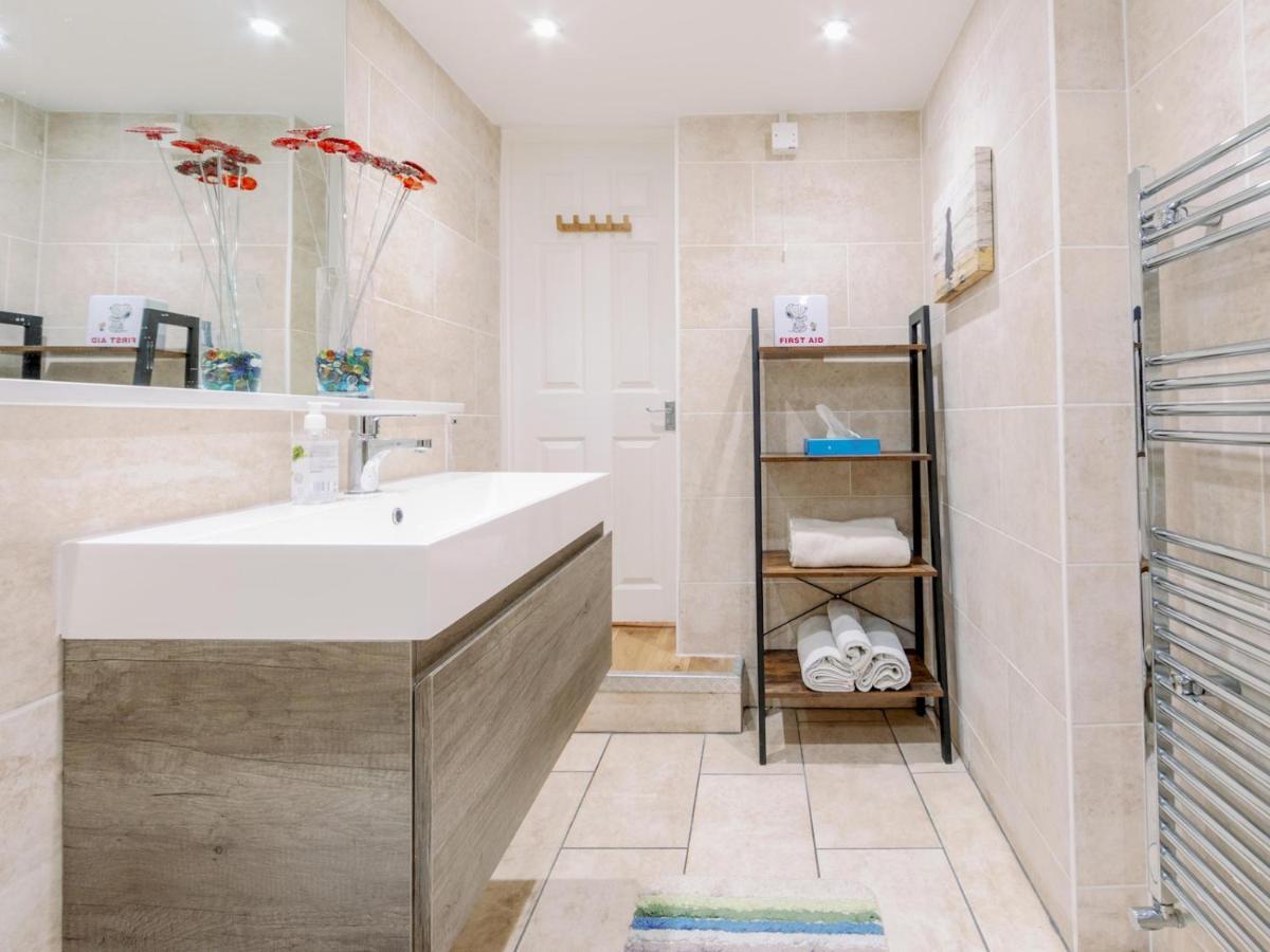 Pass The Keys Recently Renovated 1Br Flat With Private Garden In South London Appartamento Esterno foto