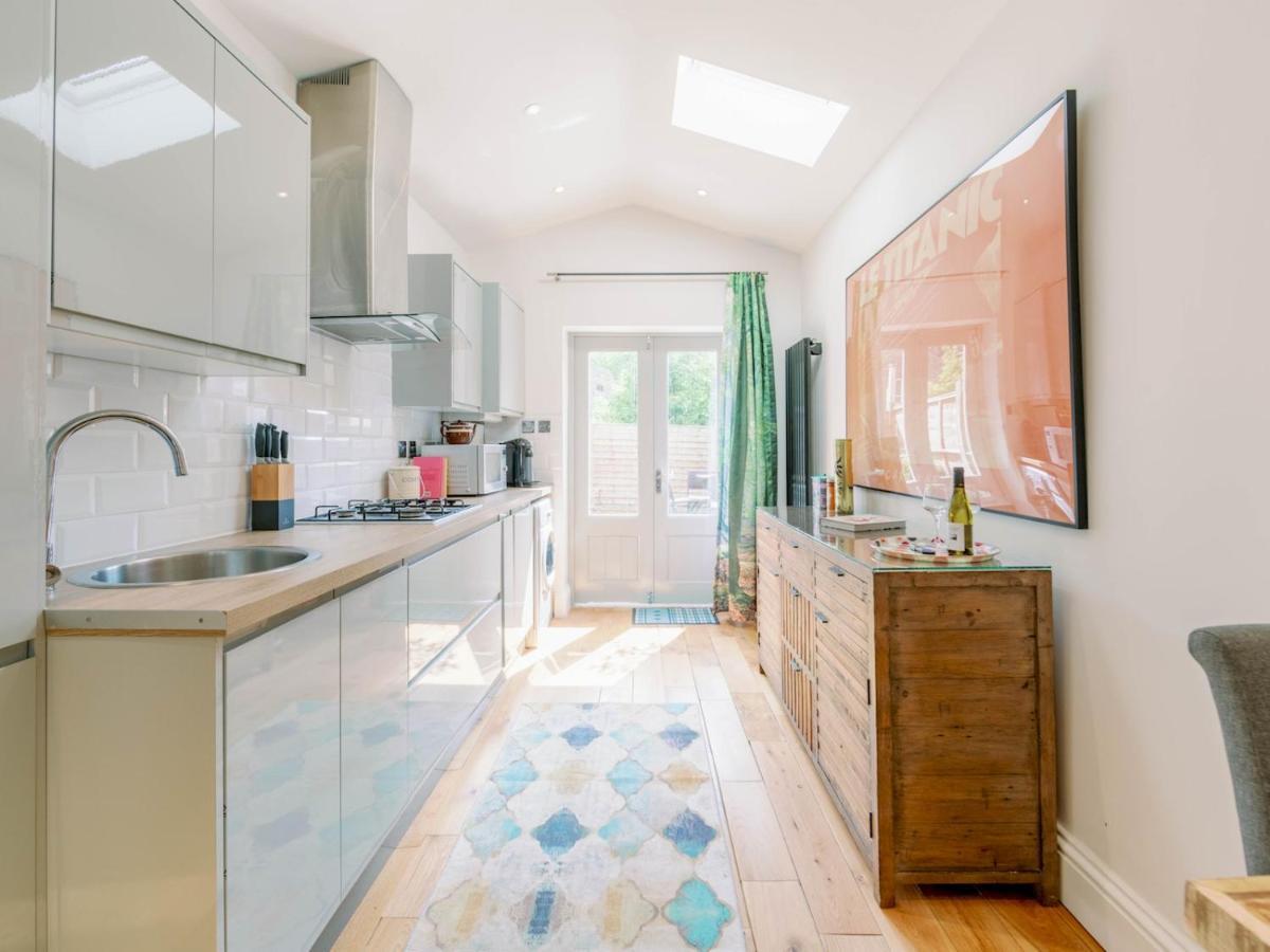 Pass The Keys Recently Renovated 1Br Flat With Private Garden In South London Appartamento Esterno foto
